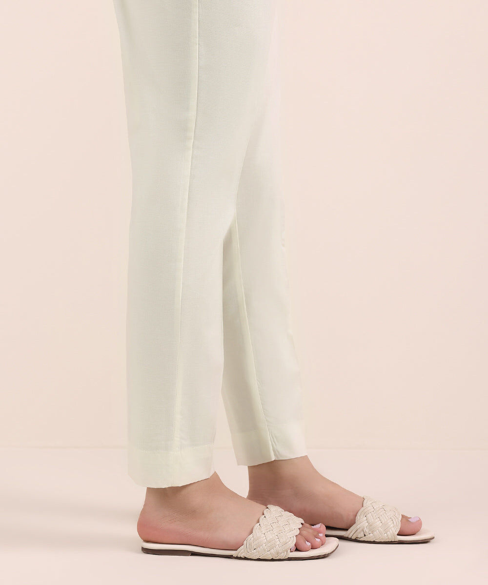 Woman - Off White Solid Cambric Straight Pants